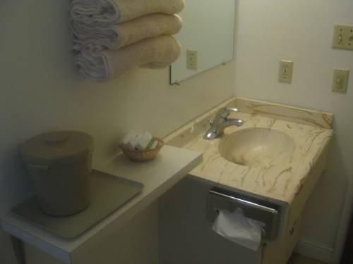 Imagen de la habitación del Hotel Whispering Pines, June Lake. Foto 8