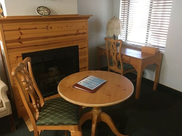 Imagen general del Hotel Whispering Pines Lodge. Foto 4