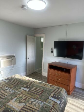 Imagen general del Hotel Whispering Pines Motel, Asheville. Foto 4