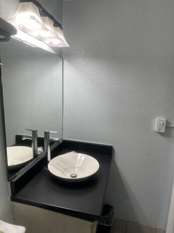 Imagen general del Hotel Whispering Pines Motel, Asheville. Foto 7