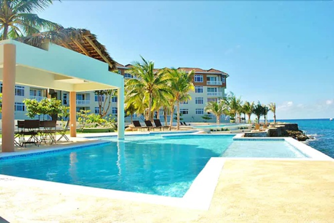 Imagen general del Hotel Whispering Seas. Foto 1