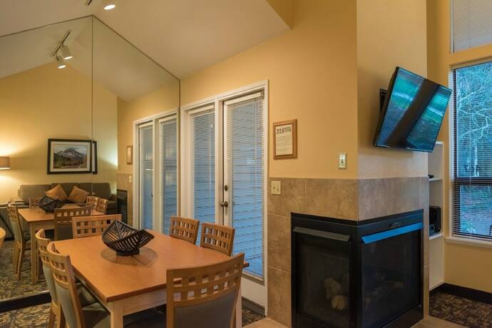 Imagen general del Hotel Whispering Woods Resort by VRI Americas. Foto 2