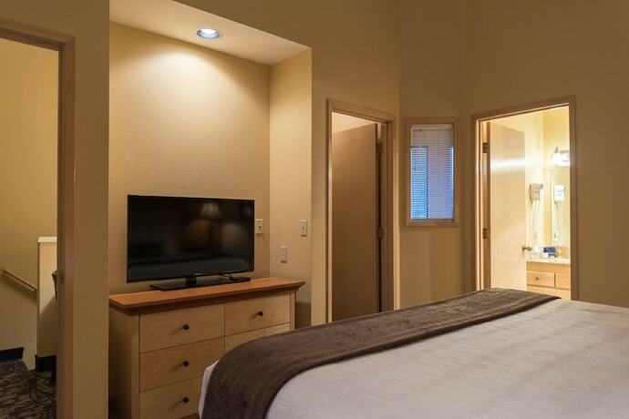 Imagen general del Hotel Whispering Woods Resort by VRI Americas. Foto 3