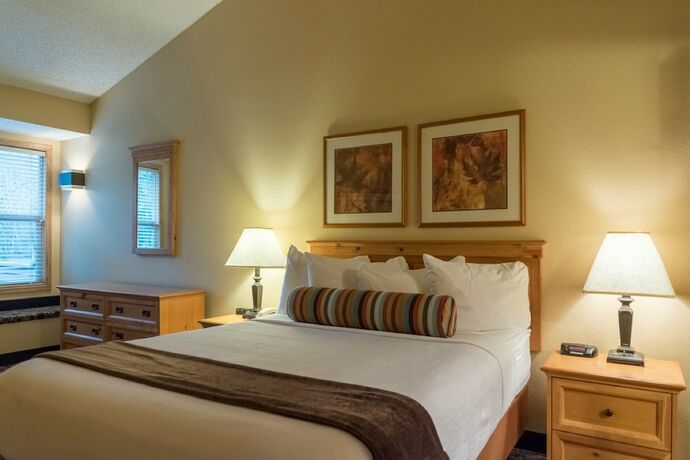 Imagen general del Hotel Whispering Woods Resort by VRI Americas. Foto 4