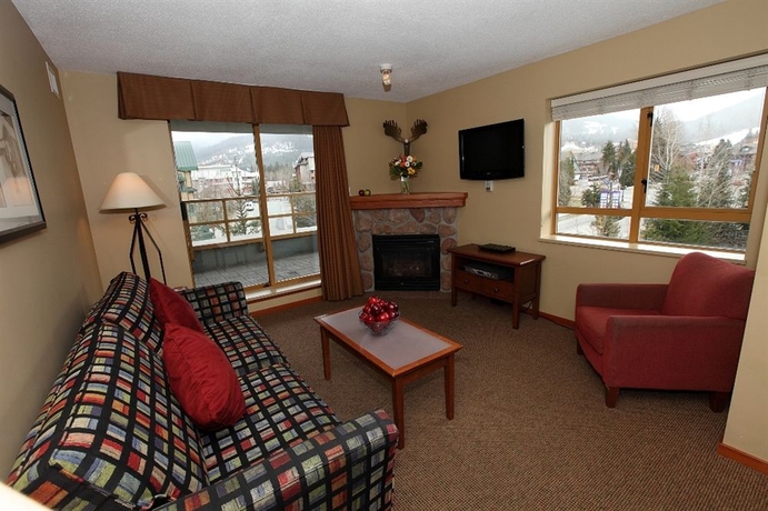 Imagen de los interiores del Hotel Whistler Cascade Lodge. Foto 8