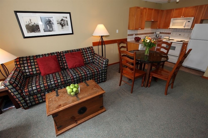Imagen de los interiores del Hotel Whistler Cascade Lodge. Foto 9