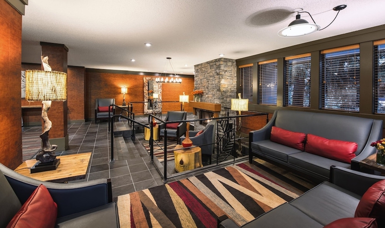 Imagen de los interiores del Hotel Whistler Village Inn and Suites. Foto 16