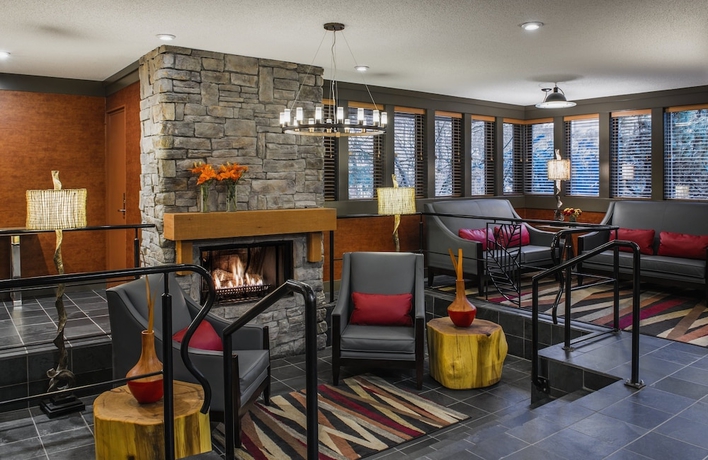 Imagen de los interiores del Hotel Whistler Village Inn and Suites. Foto 19