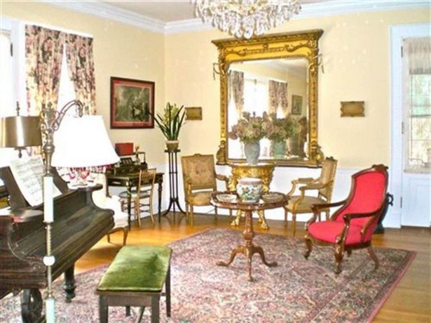 Imagen de los interiores del Hotel Whistler\'s Inn Bed and Breakfast. Foto 19