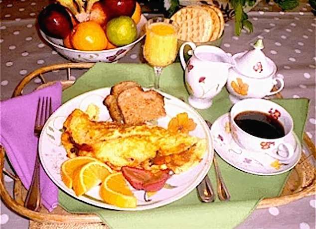 Imagen del bar/restaurante del Hotel Whistler\'s Inn Bed and Breakfast. Foto 2