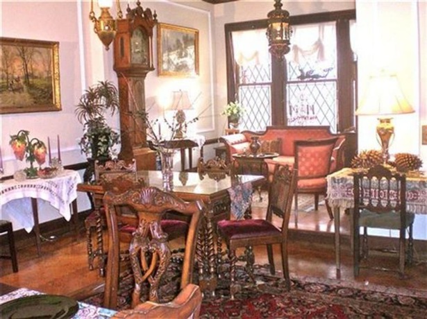 Imagen del bar/restaurante del Hotel Whistler\'s Inn Bed and Breakfast. Foto 4