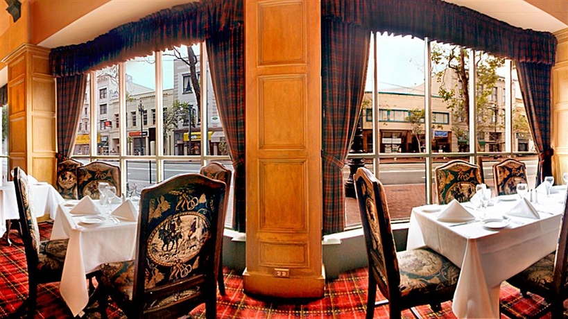 Imagen del bar/restaurante del Hotel Whitcomb. Foto 1
