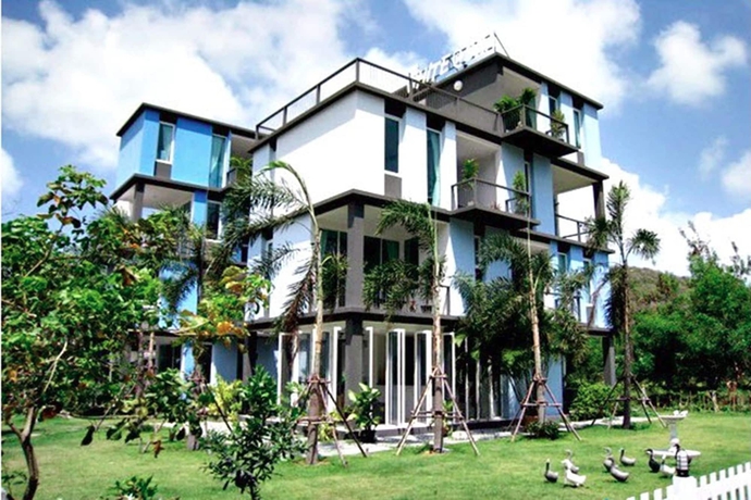 Imagen de los exteriores del Hotel White At Sea Resort. Foto 16