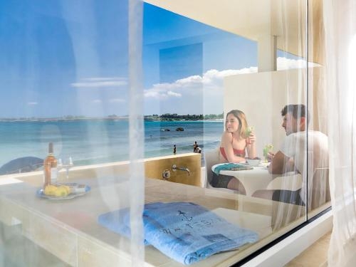 Imagen general del Hotel White Bay. Foto 4