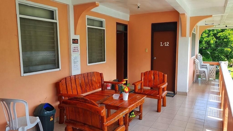 Imagen de los interiores del Hotel White Beach Guest House. Foto 17