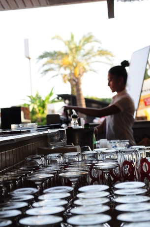 Imagen del bar/restaurante del Hotel White City Beach - Adults Only. Foto 5