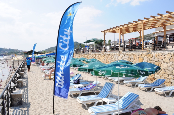 Imagen de los exteriores del Hotel White City Beach - Adults Only. Foto 7