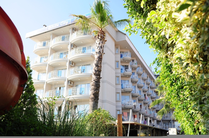 Imagen de los exteriores del Hotel White City Beach - Adults Only. Foto 8