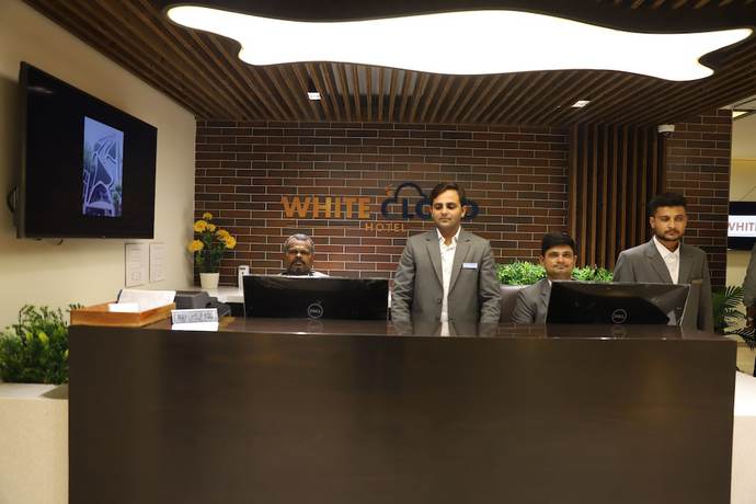 Imagen de los interiores del Hotel White Cloud. Foto 11