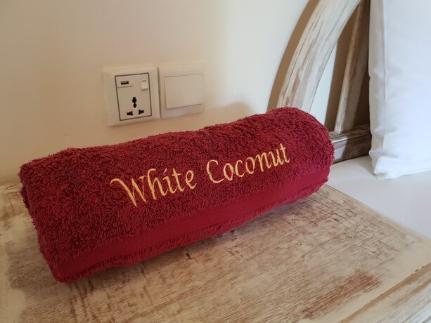 Imagen de la habitación del Hotel White Coconut Cottage. Foto 22