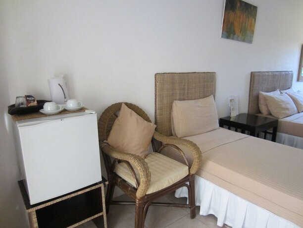 Imagen general del Hotel White Coral, Station 1. Foto 12