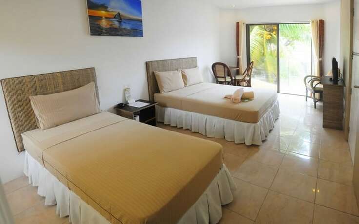 Imagen general del Hotel White Coral, Station 1. Foto 17