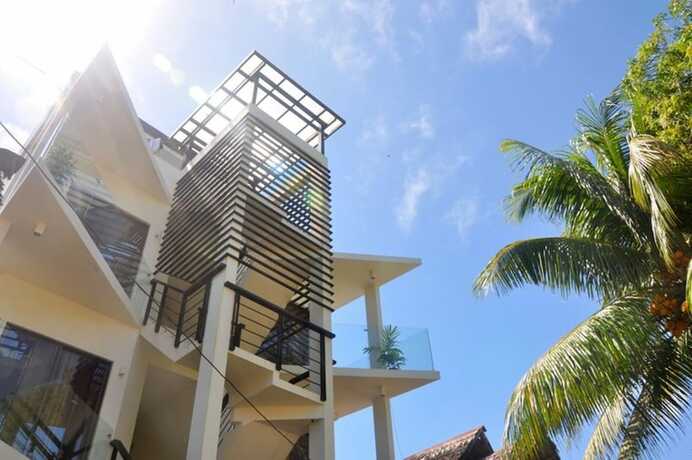 Imagen general del Hotel White Coral, Station 1. Foto 18