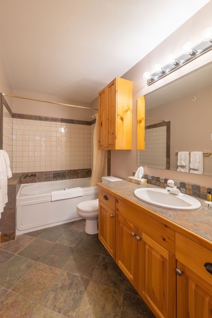 Imagen de la habitación del Hotel White Crystal Inn. Foto 6