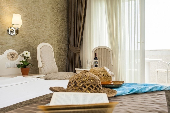 Imagen de la habitación del Hotel White Gold and Spa. Foto 6