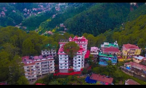 Imagen general del Hotel White Grand Shimla-near ISBT bus stand- Fully Air Conditioner. Foto 1