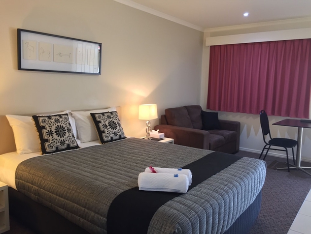 Imagen de la habitación del Hotel White Gums Motor Inn. Foto 12