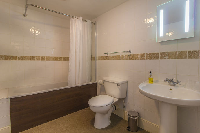 Imagen de la habitación del Hotel White Hart Royal. Foto 16
