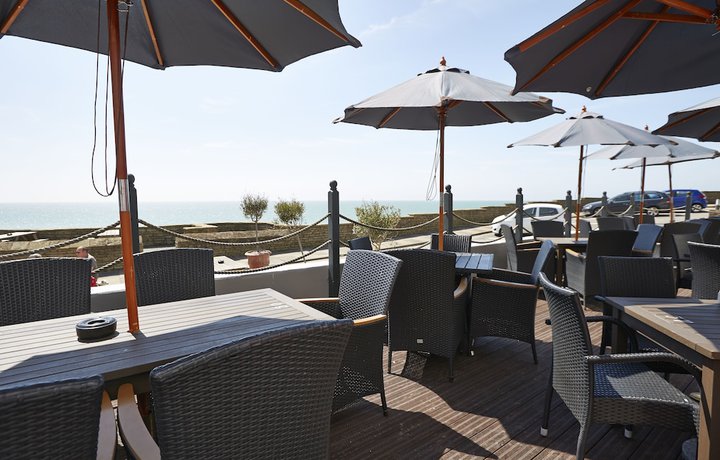 Imagen del bar/restaurante del Hotel White Horses by Everlys Collection. Foto 2