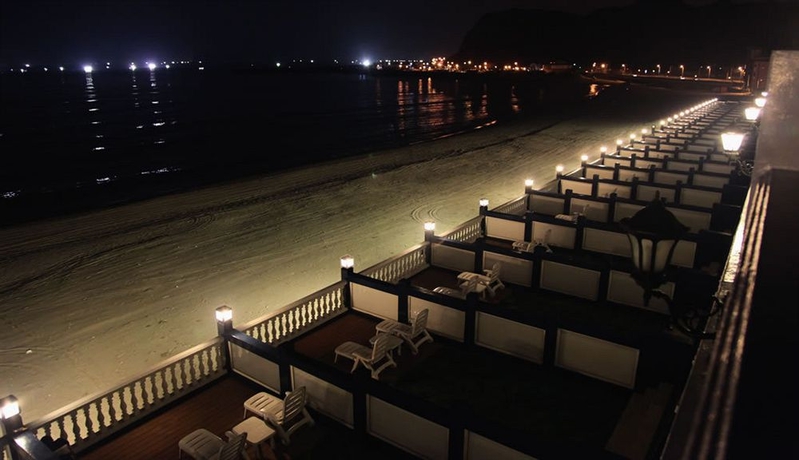 Imagen general del Hotel White House Beach Hotspring Resort. Foto 1