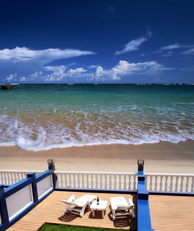Imagen de los exteriores del Hotel White House Beach Hotspring Resort. Foto 4