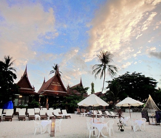 Imagen de los exteriores del Hotel White House Beach Resort. Foto 11