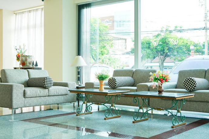 Imagen de los interiores del Hotel White House Bizotel. Foto 17