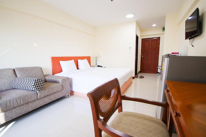 Imagen de la habitación del Hotel White House Bizotel. Foto 13