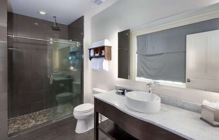 Imagen de la habitación del Hotel White House, Edgewater Park. Foto 5