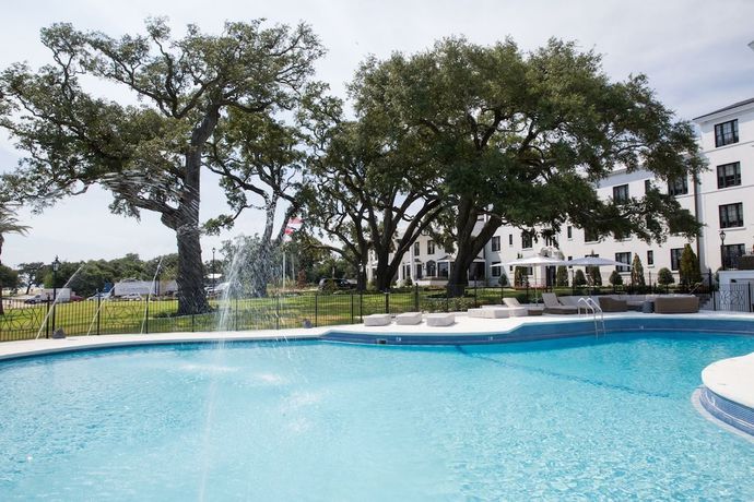 Imagen de la piscina del Hotel White House, Edgewater Park. Foto 20