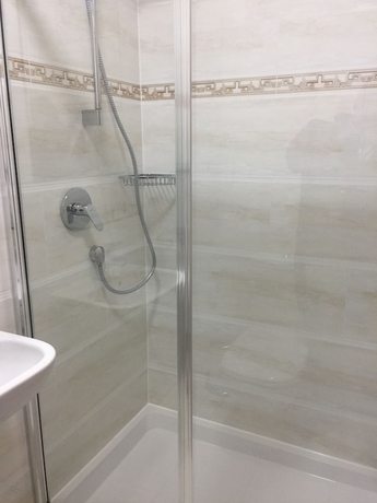 Imagen de la habitación del Hotel White House. Foto 19