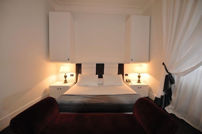 Imagen de la habitación del Hotel White House, Foggia. Foto 6
