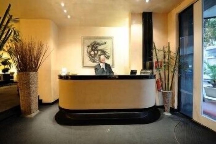 Imagen de los interiores del Hotel White House, Foggia. Foto 15