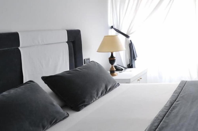 Imagen de la habitación del Hotel White House, Foggia. Foto 11