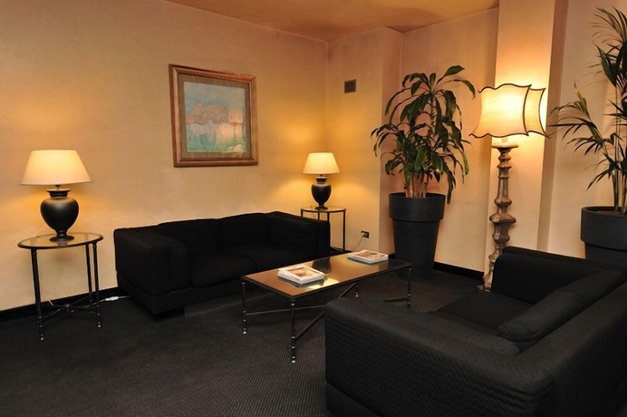 Imagen de la habitación del Hotel White House, Foggia. Foto 12