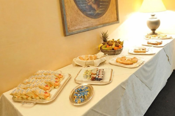 Imagen del bar/restaurante del Hotel White House, Foggia. Foto 2