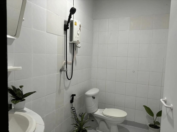 Imagen de la habitación del Hotel White House, Laem Thong. Foto 12