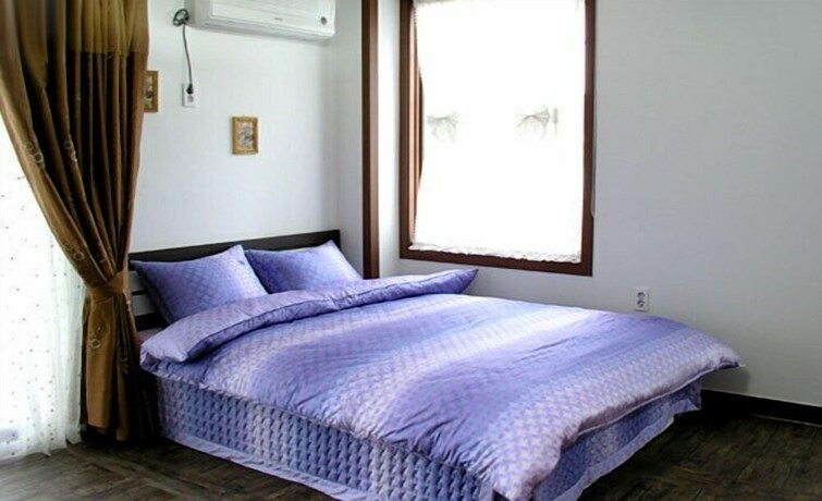 Imagen de la habitación del Hotel White House On The Hill Hayanzip. Foto 29