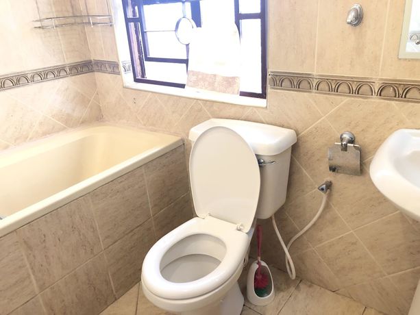 Imagen de la habitación del Hotel White House of Tanzania - Hostel. Foto 16