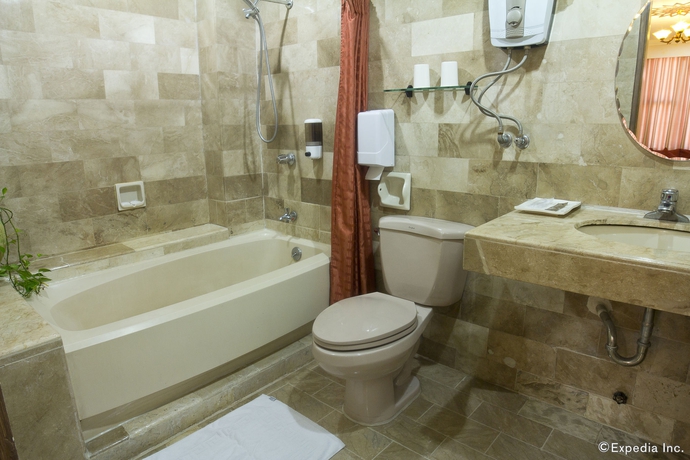 Imagen de la habitación del Hotel White Knight Intramuros. Foto 9